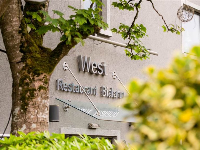 the twelve outside 768x576